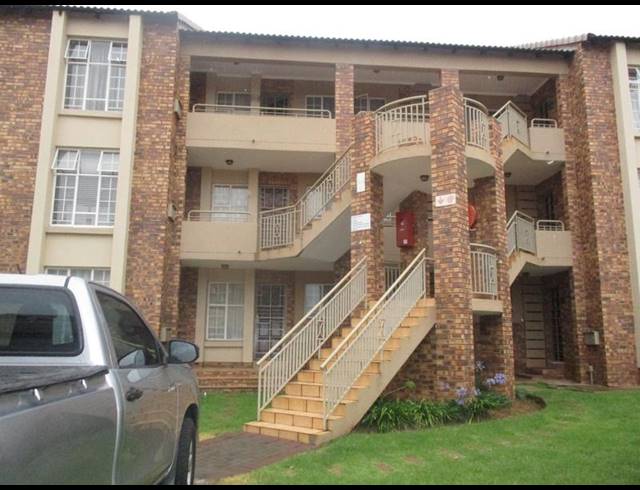 2 BEDROOM PROPERTY TO RENT IN DIE HOEWES